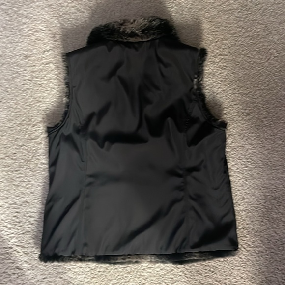 Kirsten Blake brown reversible fur vest in a women’s size Large New without Tags - Picture 7 of 10